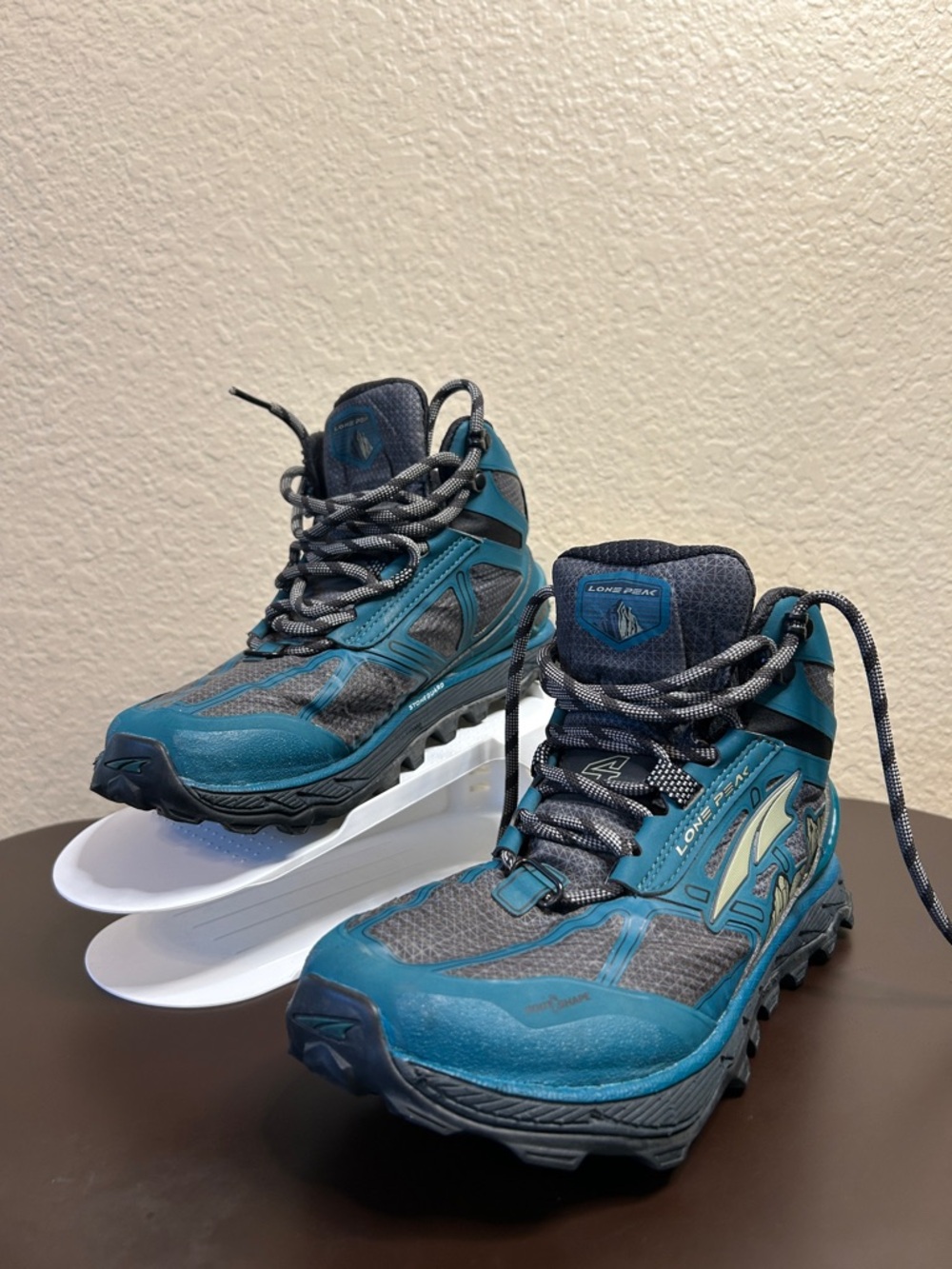 Altra Lone Peak 4 Sneaker Women 7  Hiking Trail Runners (No Insoles)
